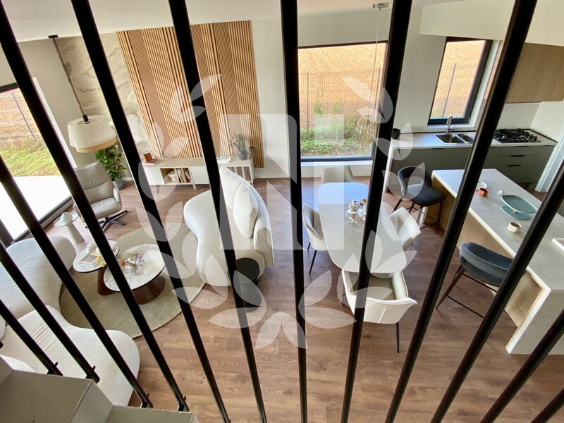 Balotesti, vila duplex.